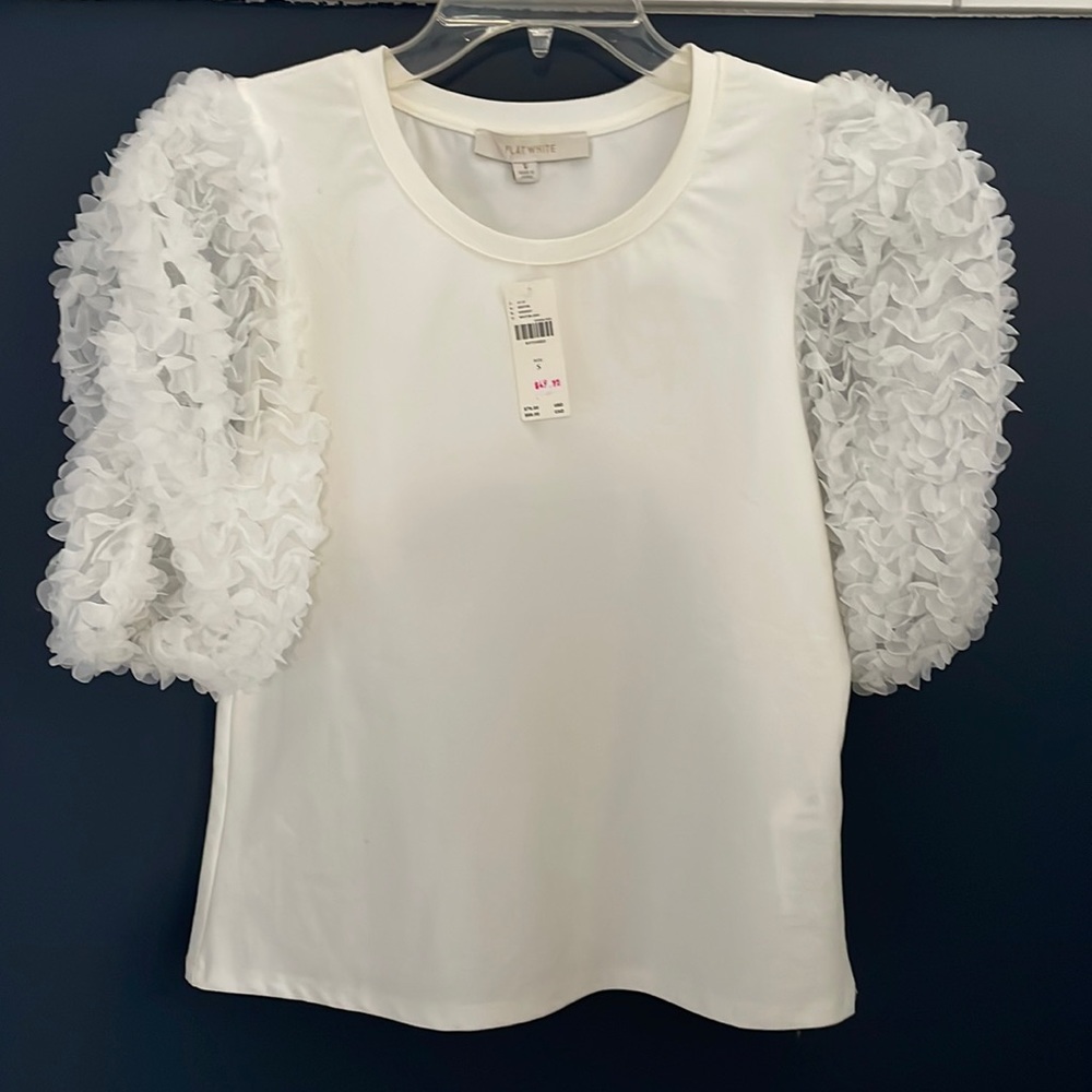 Anthropology off- white to white  top with accent sleeves